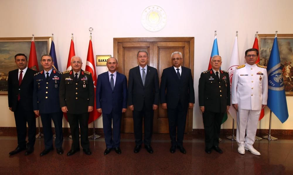 Κάτι ετοιμάζουν οι Τούρκοι στον Καύκασο: Εκτάκτως στο τουρκικό ΥΠΑΜ κλιμάκιο Αζέρων